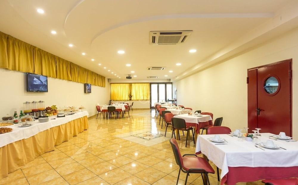 Ranch Palace 4* Napoli
